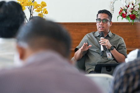 Kepala Dinas Bina Marga, Bina Konstruksi dan Cipta Karya Provinsi Sumut, Candra Dalimunthe saat konferensi pers di Lobby Dekranasda Sumut, lantai 1 Kantor Gubernur Sumut, Jalan Diponegoro No. 30, Medan, Selasa (26/5/2026). Foto/Diskominfo Sumut