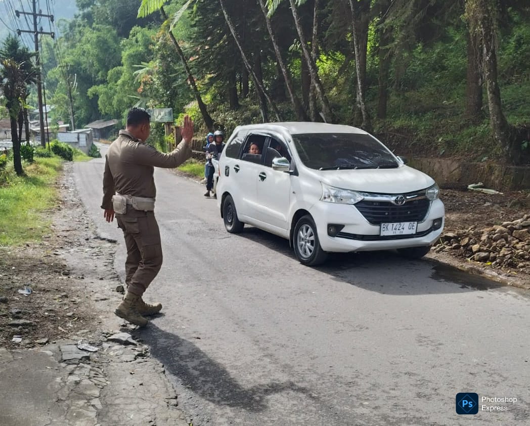 Satpol PP ambil alih pengamanan kawasan wisata Sidebuk-debuk. (Kominfo Sumut Dok)