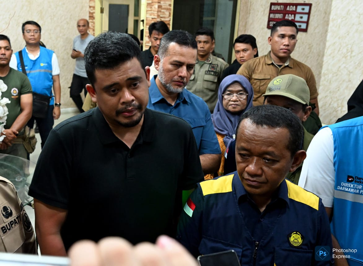 IMG-20251202-WA0021 Bobby Nasution bersama Menteri ESDM Bahlil Lahadalia berada di Tapteng. (Kominfo Sumut Dok)