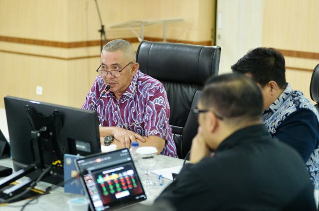 Pj. Sekretaris Daerah Provinsi Sumatera Utara (Sumut) Sulaiman Harahap memimpin Rapat Finalisasi Event Trail of The Kings-Lake Toba By UTMB 2026 di Ruang Rapat 1 Lantai 2 Kantor Gubernur Sumut Jalan Diponegoro Kota Medan, Jumat (5/6/2026). Foto/Diskominfo Sumut 
