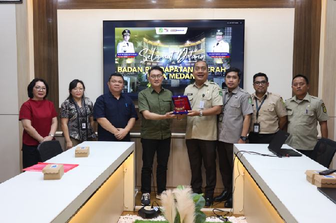 IMG-20260629-WA0001_resize_40 Kunjungan Badan Pendapatan Daerah Kota Manado terkait implementasi aplikasi QRESTO (Quick Response Electronic Splitting System for Tax Optimization), Senin (29/6/2026), di Kantor Bapenda Kota Medan.