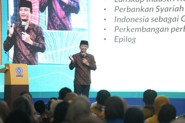 20260715_210452_resize_88 Komisaris PT Bank Syariah Indonesia (Persero) Tbk (BSI) Sigit Pramono, dalam kuliah umum bertajuk "Capita Selecta: Perkembangan Perbankan Syariah" di Universitas Muhammadiyah Sumatera Utara (UMSU), Medan, Rabu (15/7/2026).
