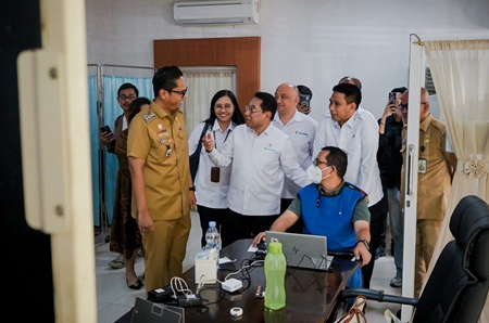 WhatsApp Image 2026-07-21 at 20.56.49 Wamenkes, dr Benjamin Paulus Octavianus dan Wamendagri Akhmad Wiyagus, meninjau pelaksanaan Skrining Tuberkulosis (TB) terintegrasi program Cek Kesehatan Gratis (CKG) di lokus tracing TB Wilayah kerja Kecamatan Medan Petisah di Gedung PKK Medan, Selasa (21/7/2026).